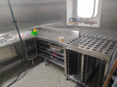 Gemi mutfak çalışması